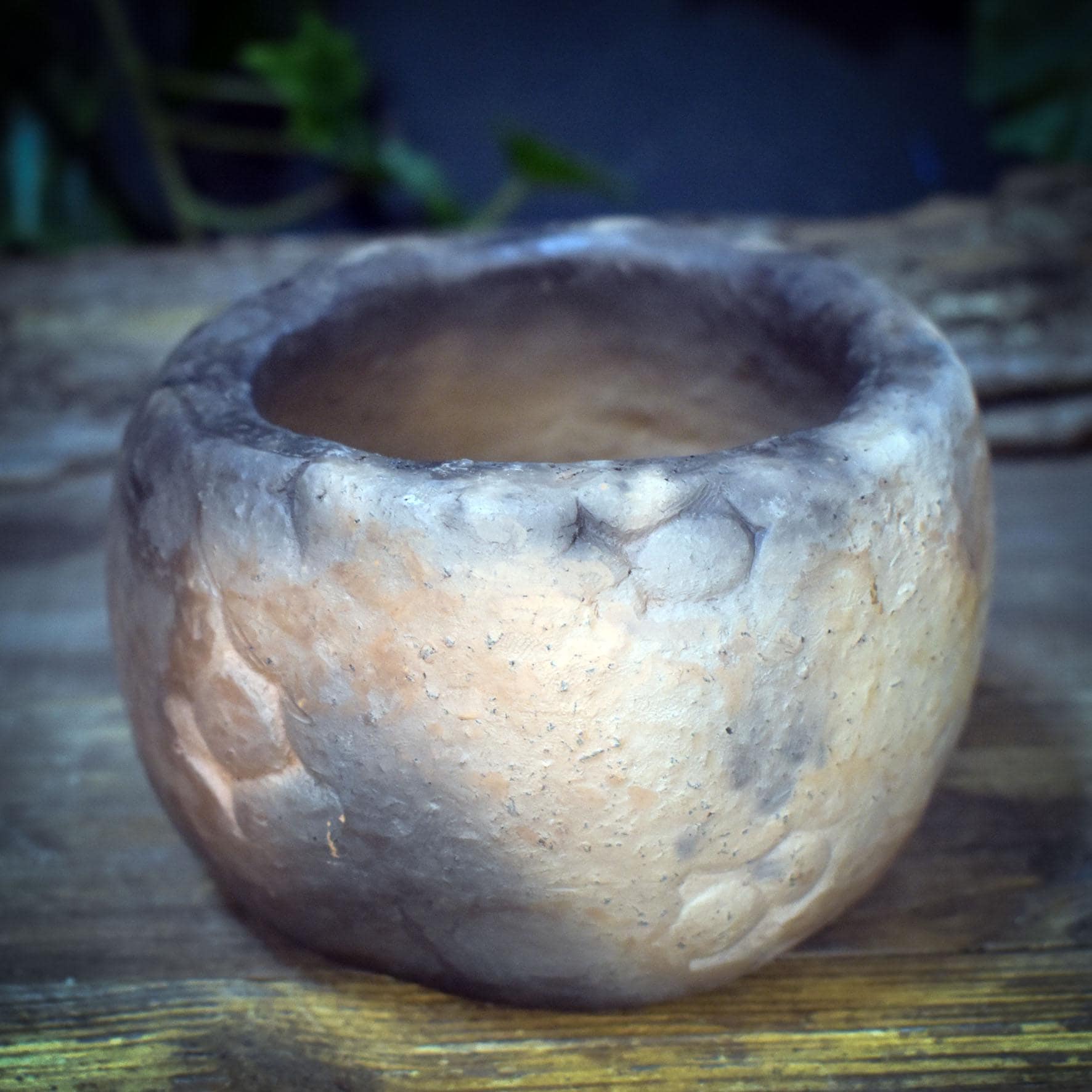Archaische Räucherschale aus Ton, Kleine Ritualschale Rauchbrand, Handgeformtes Räuchergefäß, Altar Tonschale Unikat RÄG078
