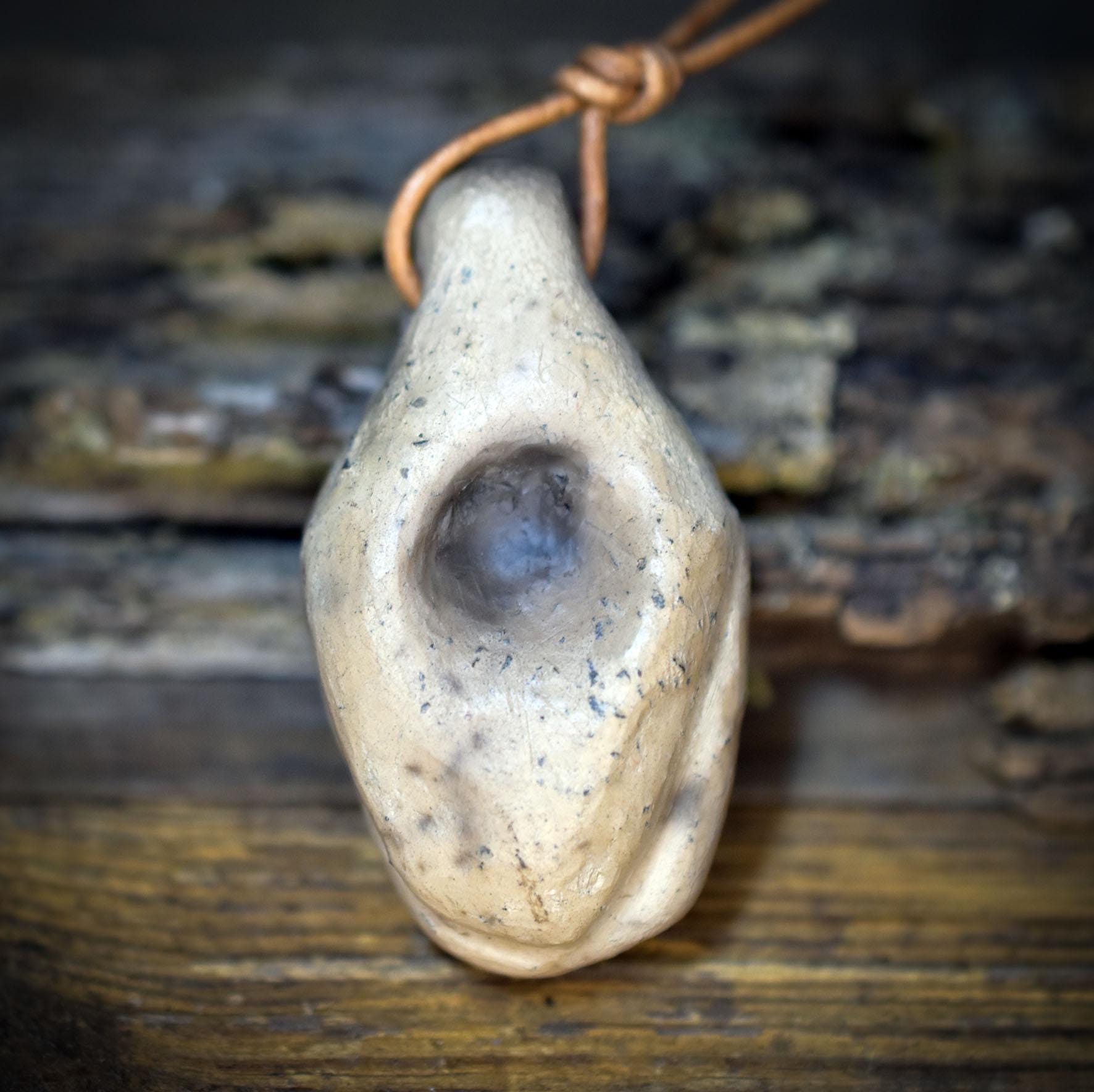 Vagus Stein Amulett aus Rauchbrandton – archaischer Reisestein für Erdung, Atem & Selbstregulation - VSA001
