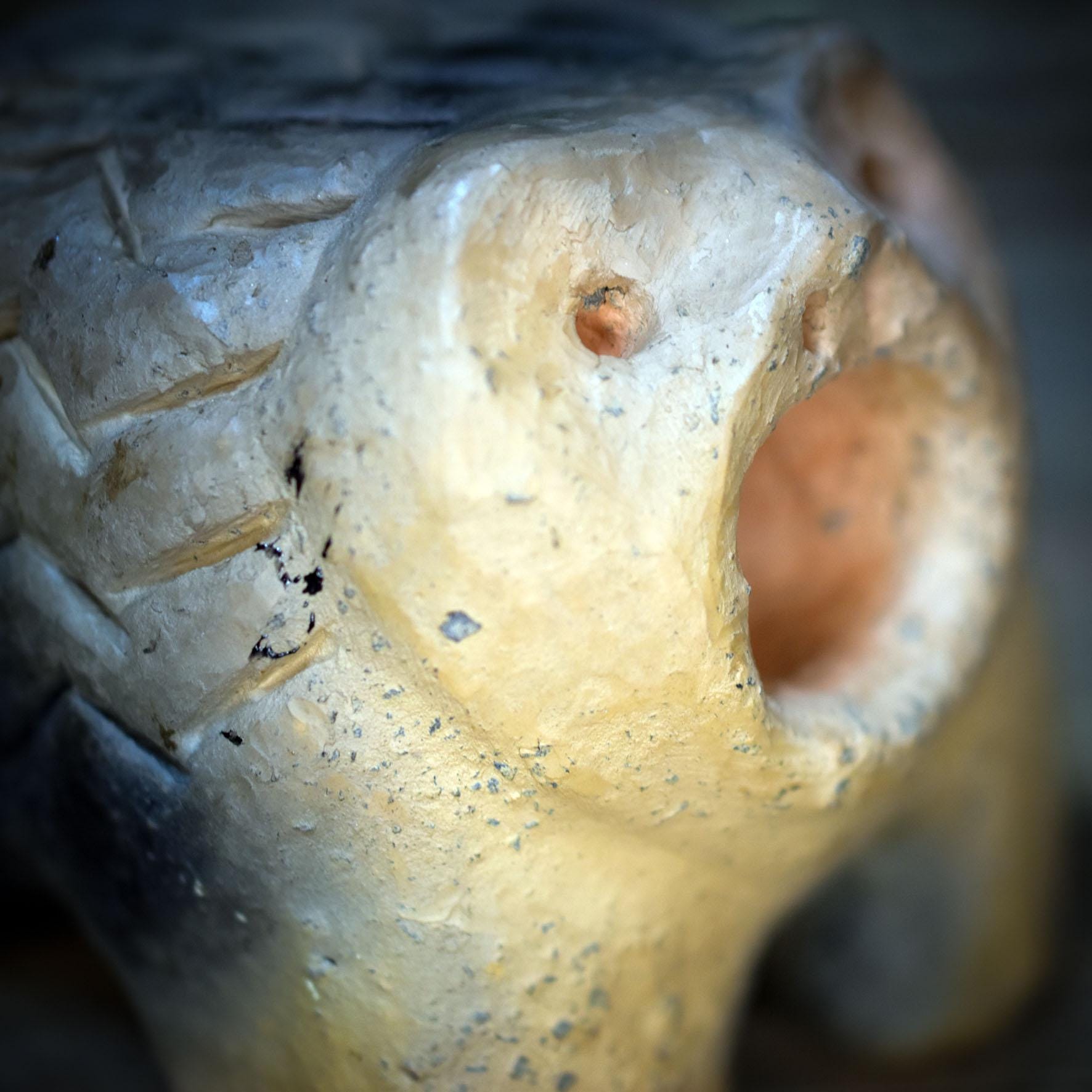 Archaische Igel Skulptur aus Ton, Neolithische Tierfigur nach historischem Vorbild, Handgefertigte Keramik, Spirituelle Kraftfigur SKU286