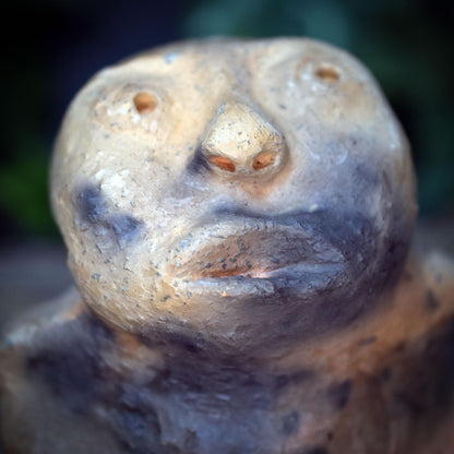 Fruchtbarkeit Gott Figur Ton, archaischer Phallus Wächter, schamanische Altar Deko, Skulptur Kunst, Rauchbrand Unikat SKU290