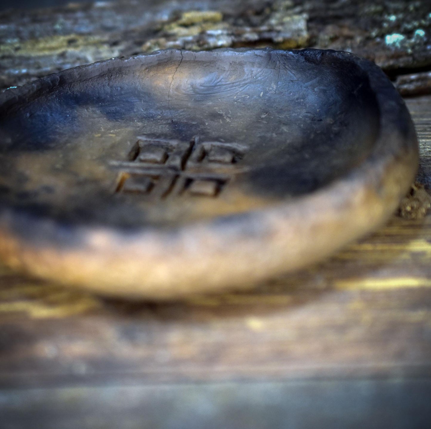 Räucherschale Ton, archaisches Erdsymbol Räuchergefäß, schamanische Schale Rauchbrand, Wicca Altar Deko, handgemachtes Unikat RÄG077