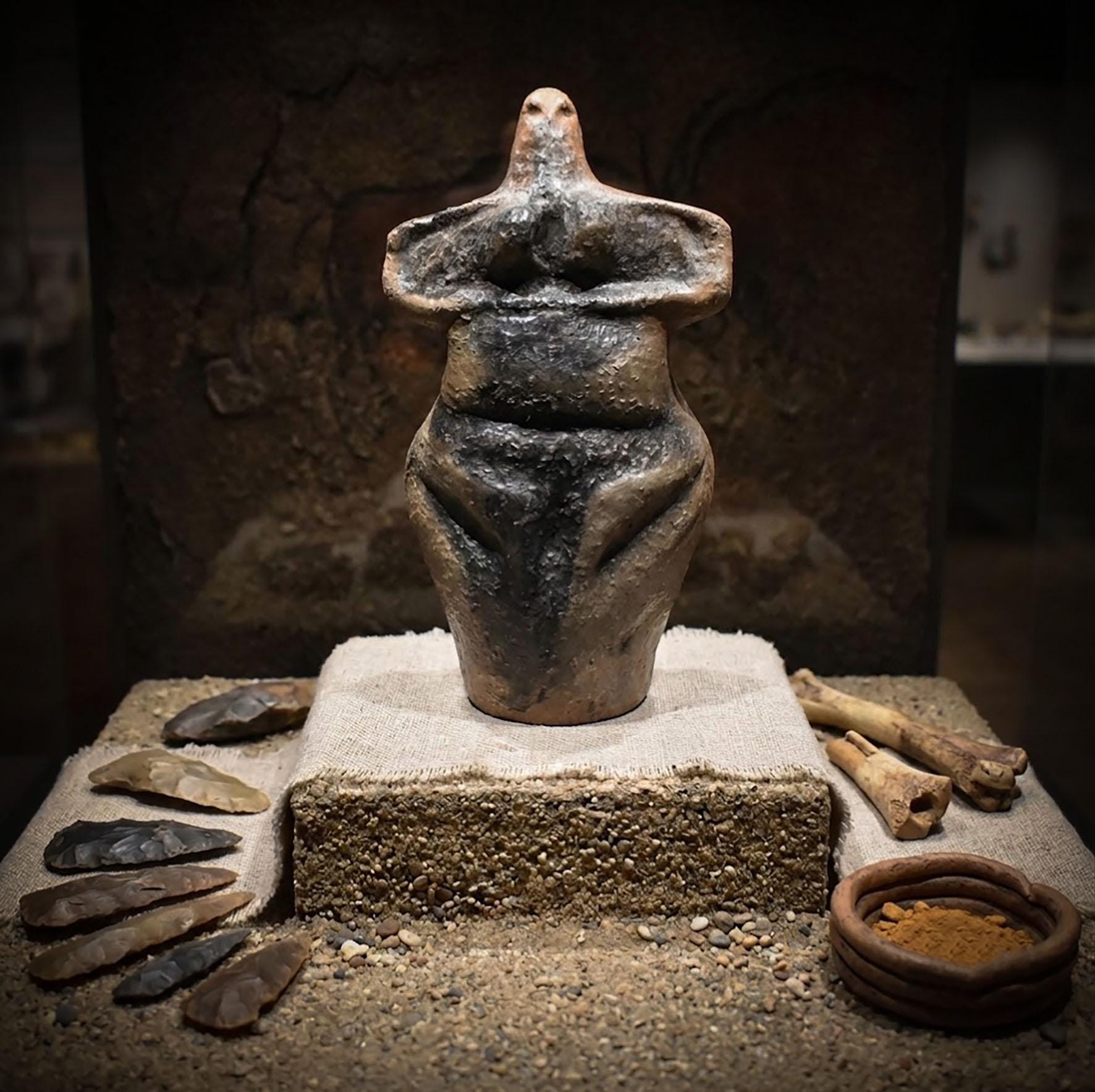 Handgefertigte Venus Skulptur aus Ton - Traditionelle Kunst, ideal als Geschenk für Paare mit Kinderwunsch und Schwangerschaft