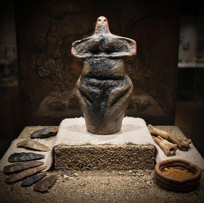 Handgefertigte Venus Skulptur aus Ton - Traditionelle Kunst, ideal als Geschenk für Paare mit Kinderwunsch und Schwangerschaft