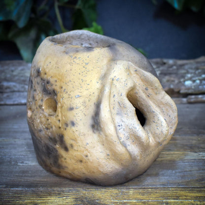 Teelichthalter Yoni Ton Rauchbrand | Archaischer Kerzenständer Altar | Spirituelles Geschenk Göttin Höhle Keramik 740g TKH037