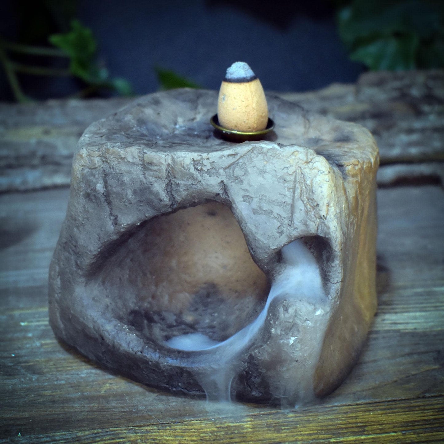 Backflow Räucherhalter Höhle Ton | Wasserfall Räucherkegel Altar Deko | Spirituelles Geschenk Rauchbrand Unikat 700g RÄH068