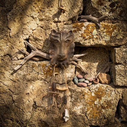 Majestätische Wanddekoration - Krafttier Löwe – Spirituelle Wand Deko aus Ton - Art.Nr.: HEX026