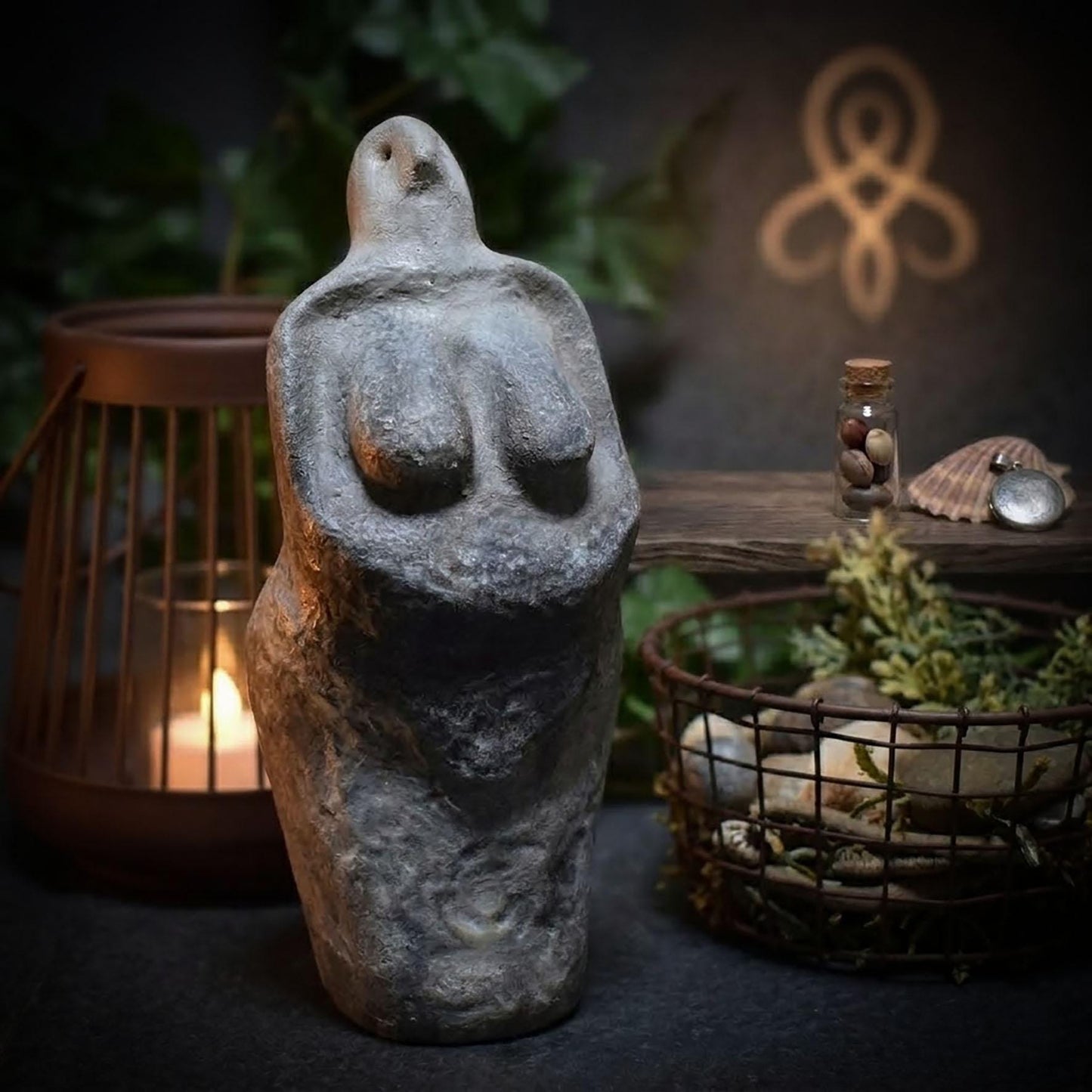 Handgefertigte traditionelle Venus Figurine aus Ton – Talisman für Schwangerschaft und Kinderwunsch. Matriarchat, Fruchtbarkeitsgöttin