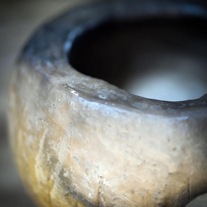 Tongefäß Eichel Rauchbrand Dose | Archaische Vorratsdose Keramik | Spirituelles Geschenk Naturform Altar Deko Unikat 1,18kg GEF021