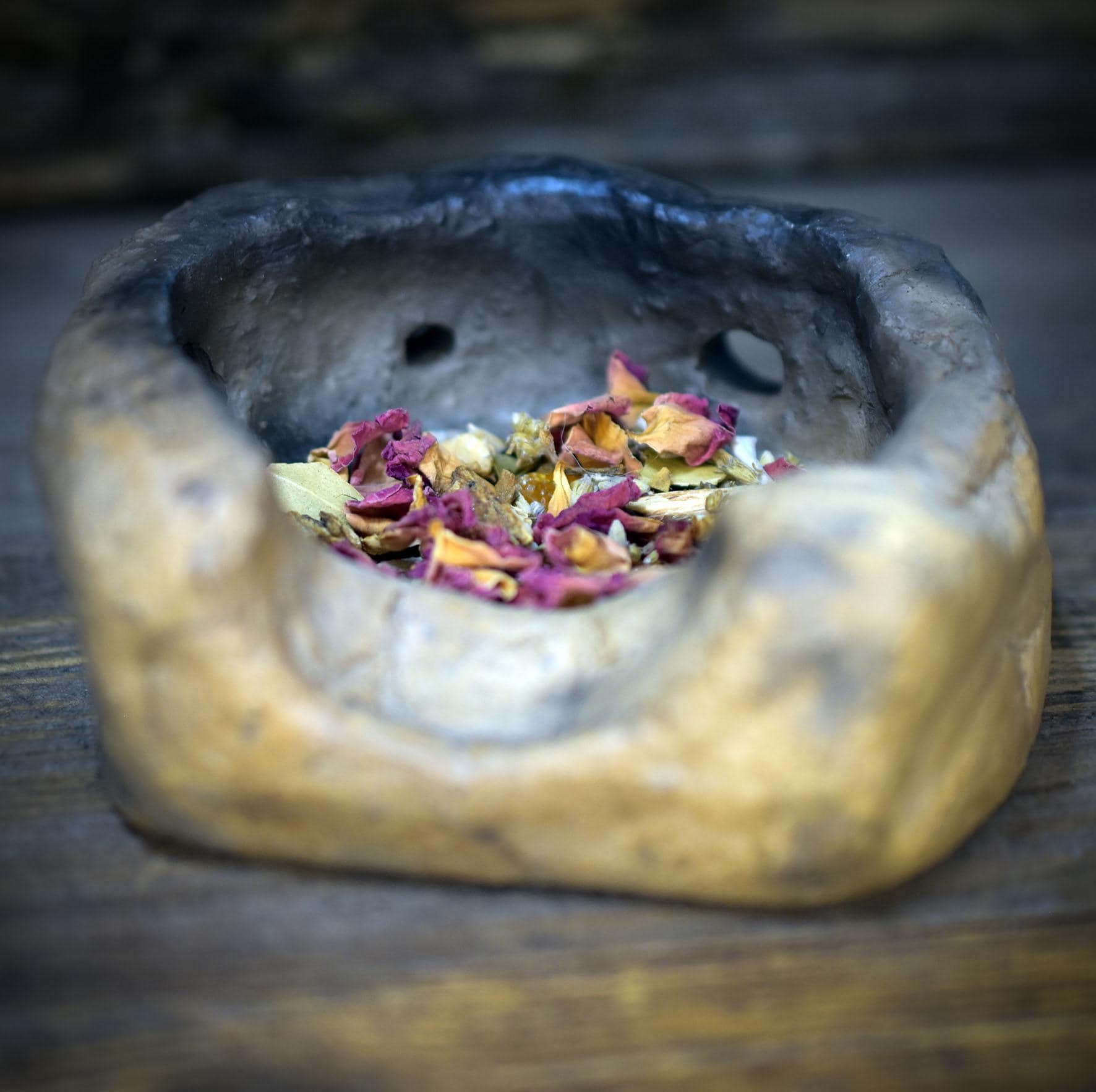 Räucherschale aus Ton, Archaisches Räuchergefäß handgemacht, Schamanische Altar Deko erdig, Keramik Schale für Harze & Kräuter RÄG081