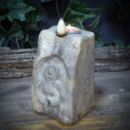 Sheela na Gig Backflow Räuchergefäß Ton, Teelichthalter Kelten Schutzgöttin massiv, Archaische Skulptur Rauchwasserfall erdig RÄH070