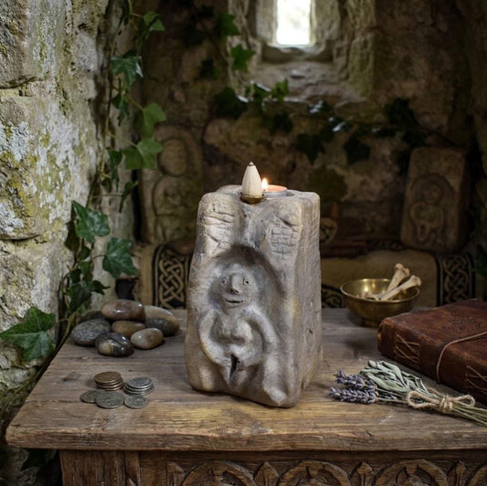 Sheela na Gig Backflow Räuchergefäß Ton, Teelichthalter Kelten Schutzgöttin massiv, Archaische Skulptur Rauchwasserfall erdig RÄH070
