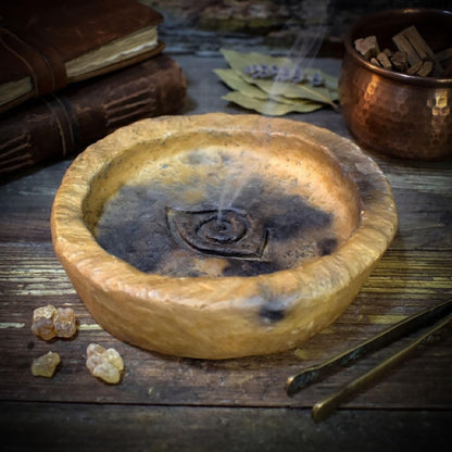 Räucherschale Ton Rauchbrand | Altar Schale für Weihrauch Kräuter | Spirituelles Geschenk Hexen Auge Symbolik Handarbeit 255g RÄG079
