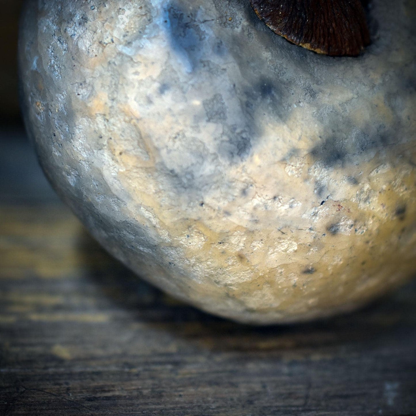 Tongefäß Eichel Rauchbrand Dose | Archaische Vorratsdose Keramik | Spirituelles Geschenk Naturform Altar Deko Unikat 1,18kg GEF022