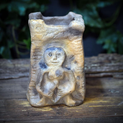 Räucherturm Sheela na Gig Ton | Teelichthalter Göttin Rauchbrand | Spirituelles Geschenk Keltische Altar Keramik Unikat 1,7kg RÄG086