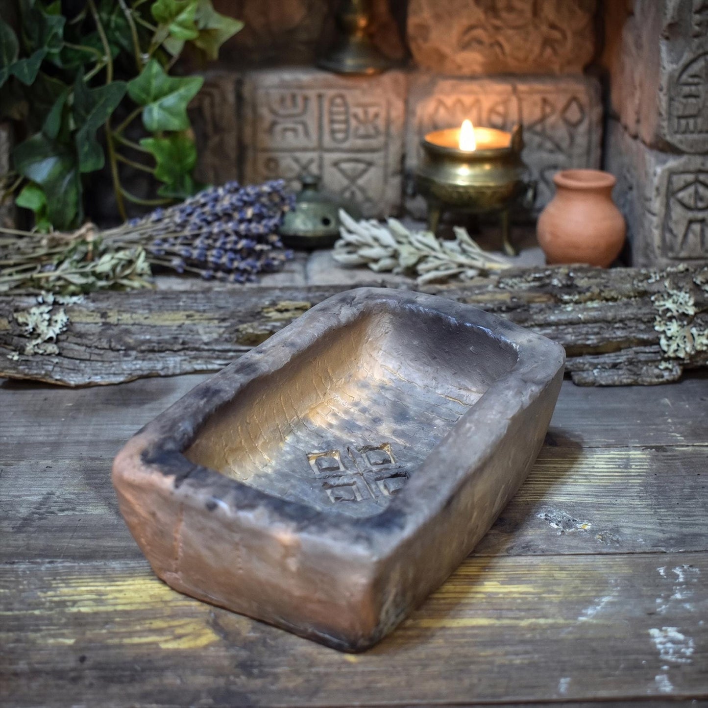 Räucherschale Keramik handgeformt | Archaische Schale mit Erdsymbol | Rauchritual Gefäß Altar Unikat RÄG092