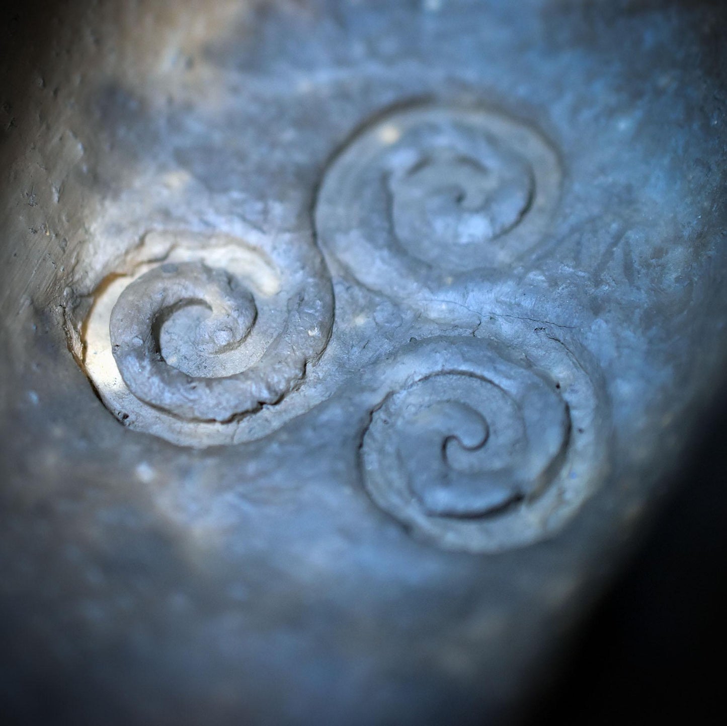 Räucherschale Cernunnos Keramik | Archaische Tonschale mit Triskele | Kelten Kunst Rauchritual Gefäß Unikat RÄG093