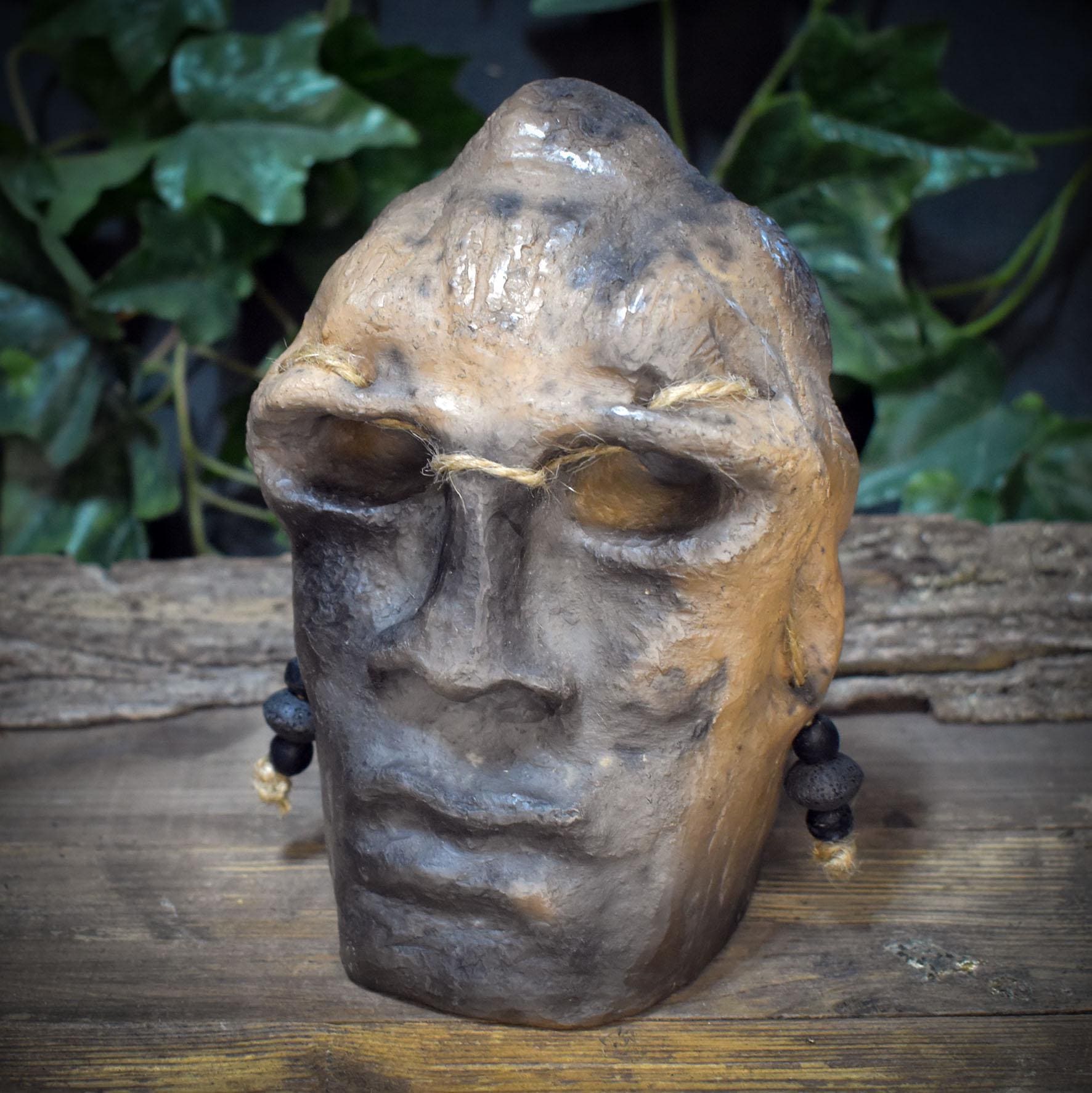 Skulptur Maske Keramik handgeformt | Archaische Maske Ton | Heidnische Kunst Unikat | Spirituelle Deko Altar SKU297
