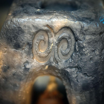 Kerzenhalter Tor Keramik handgeformt | Archaisches Erinnerungslicht Glöckchen | Abschied Trauer Gedenken Unikat AEP010