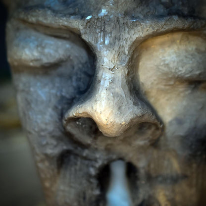 Cernunnos Skulptur Keramik handgeformt | Archaischer Gott Rückfluss Räucherhalter | Kelten Kunst Altar Unikat RÄH073