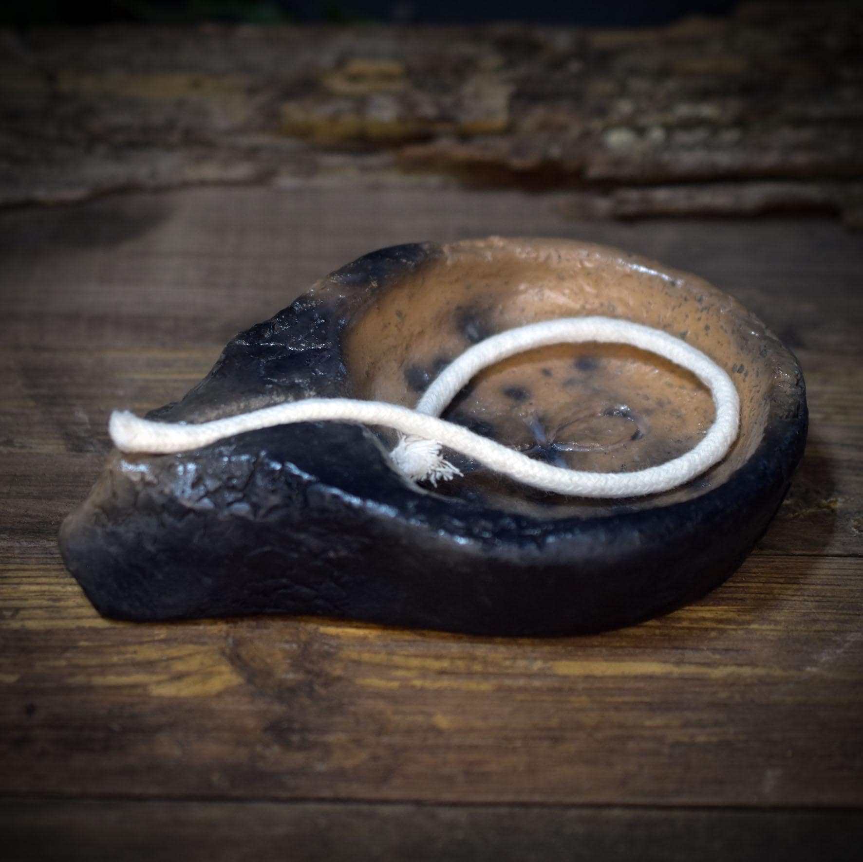 Rustikale handgefertigte Öllampe mit Docht, aus Ton, Antikes Design, Ritual Licht für Altar & Meditation, Naturverbundene Keramik AÖL001