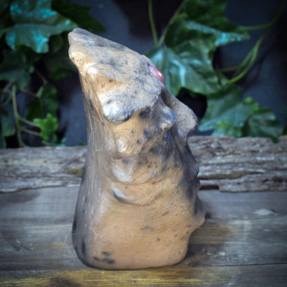 Ahnenskulptur Keramik Maske mit Karneol | Archaische Kunst Figur für Hausaltar & Meditation | Rituelle Skulptur Naturspiritualität SKU300