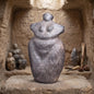 prähistorisch inspirierte Venus Skulptur - Spirituelle Dekoration aus Ton im Rauchbrand vollendet - individuelles Wohnambiente