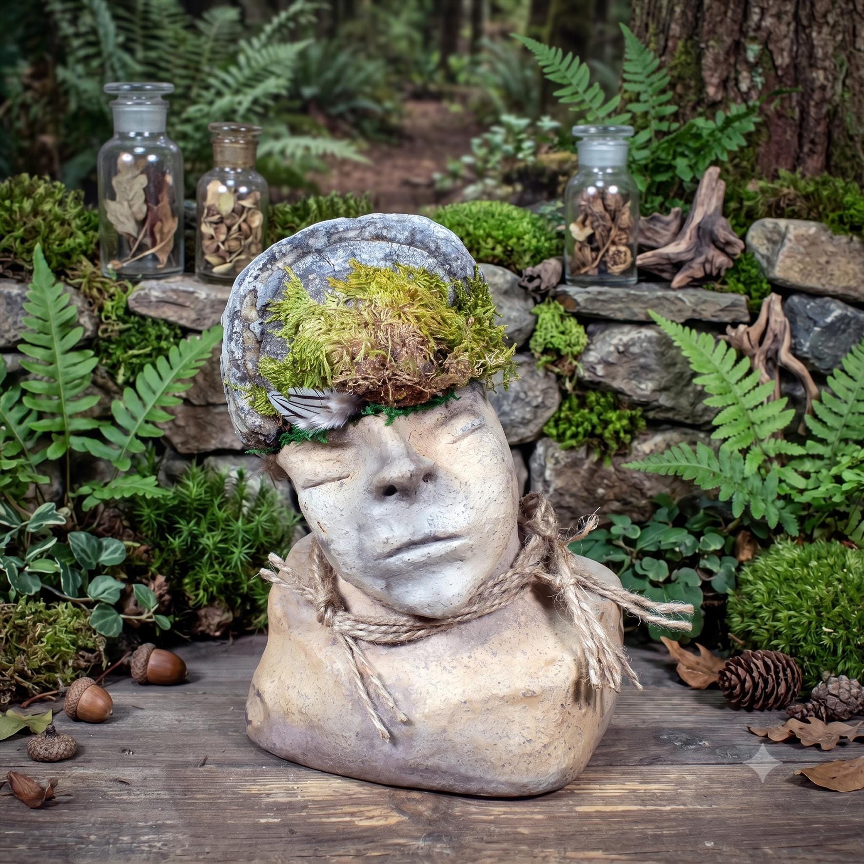 Waldgeist Skulptur, Archaische Büste aus Ton mit Baumpilz & Moos, Meditative Kopf-Figur, Spirituelle Kunst, Handgefertigtes Unikat