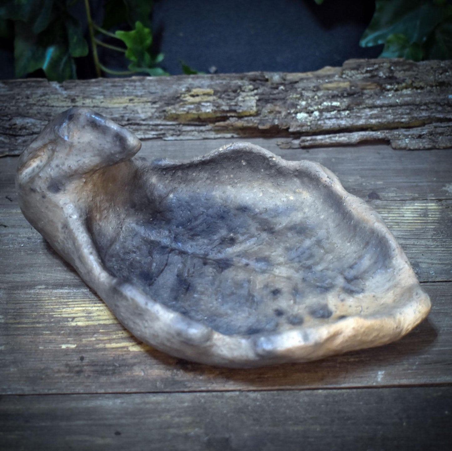 Räucherschale Adler Keramik handgeformt | Archaische Tonschale für Rauchrituale | Krafttier Skulptur Unikat RÄG091