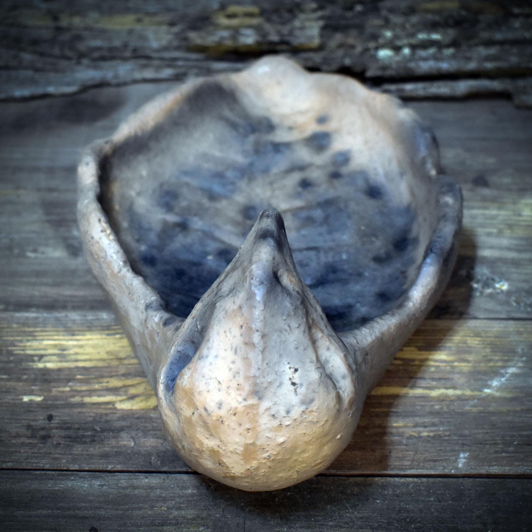 Räucherschale Adler Keramik handgeformt | Archaische Tonschale für Rauchrituale | Krafttier Skulptur Unikat RÄG091