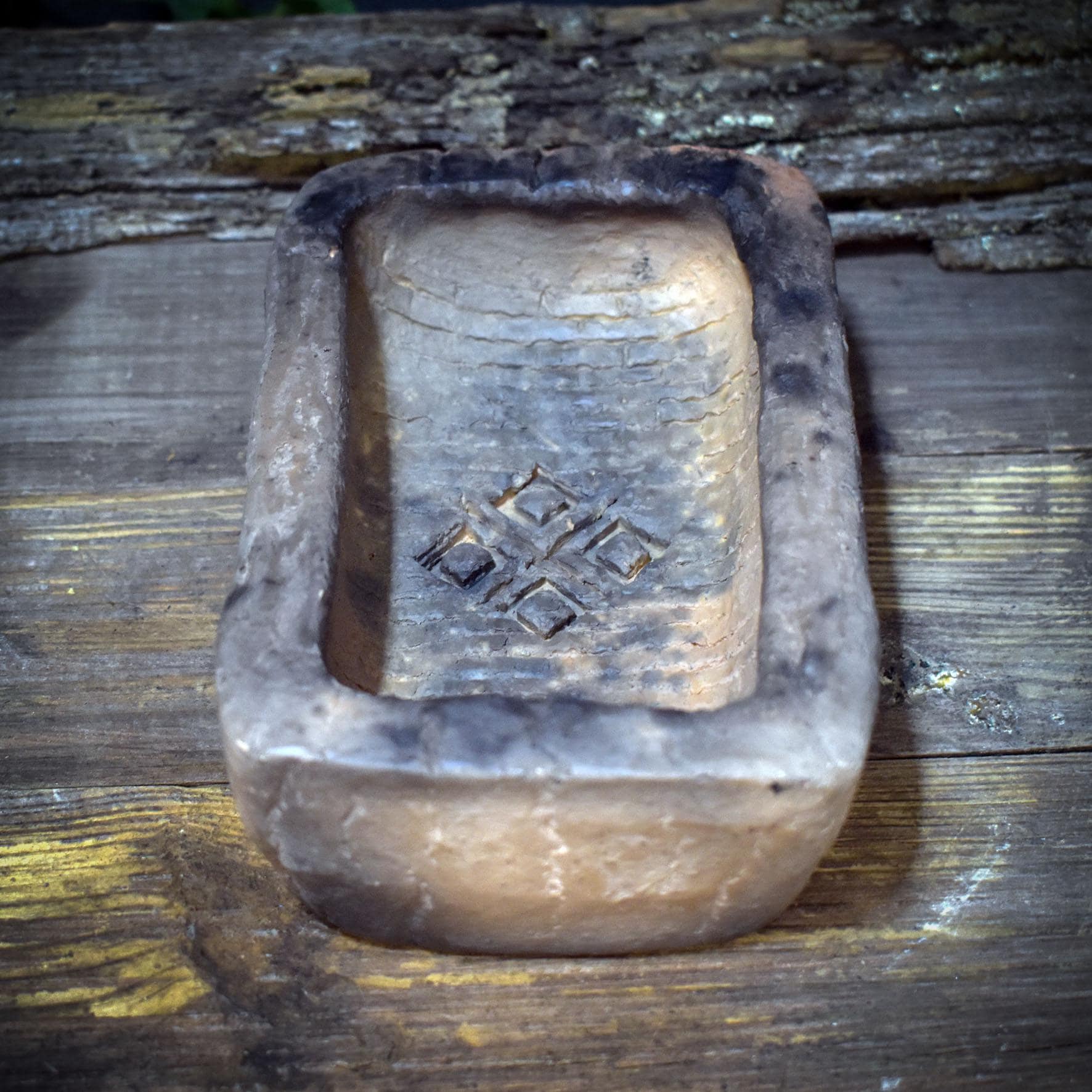 Räucherschale Keramik handgeformt | Archaische Schale mit Erdsymbol | Rauchritual Gefäß Altar Unikat RÄG092