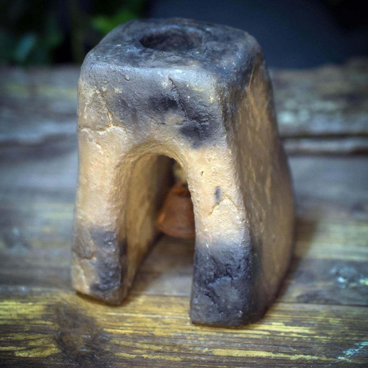 Kerzenhalter Tor Keramik handgeformt | Archaisches Erinnerungslicht Glöckchen | Abschied Trauer Gedenken Unikat AEP010
