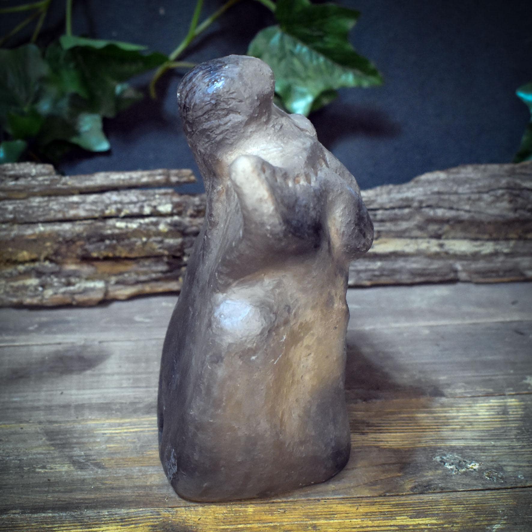 Wintergöttin Skulptur Keramik | Perchta Cailleach Figur | Spirituelle Deko & Altar Figur Rauhnächte Yule Handgefertigt 1,35kg - SKU303