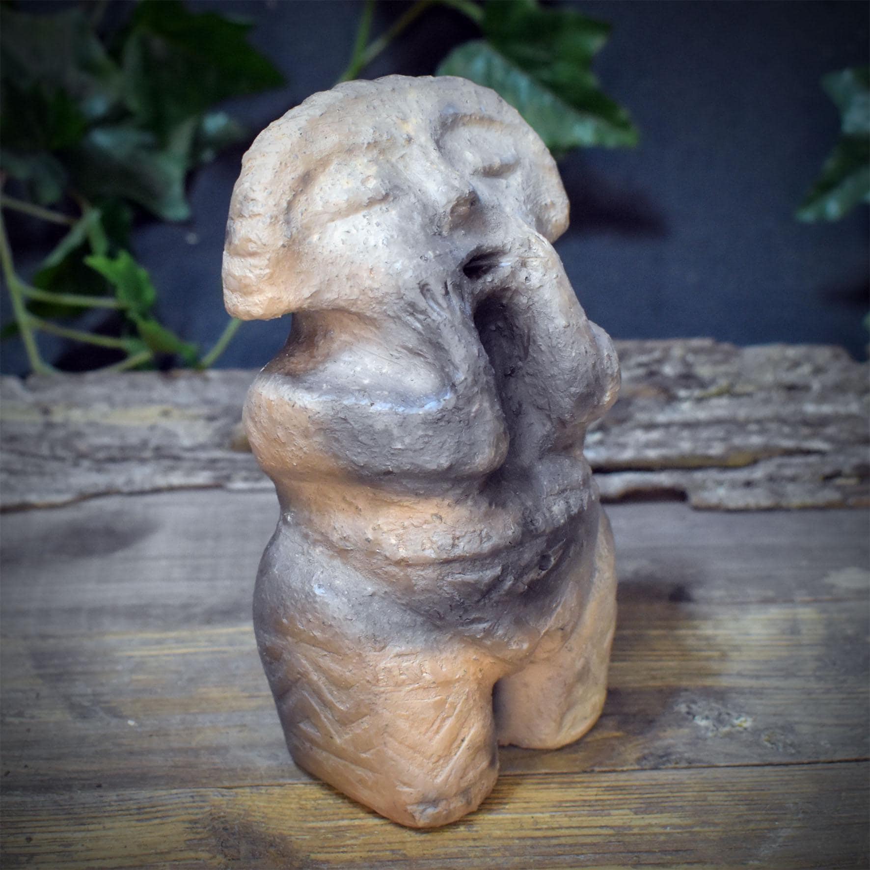Taíno Skulptur aus Ton – Spirituelle Altarfigur & Schamanisches Kraftobjekt, Taíno Kultur Inspiration, 920g SKU308