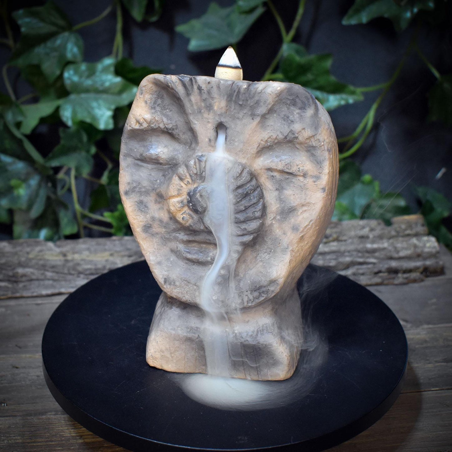 Rückfluss Räucherkegelhalter Ahnenskulptur | Räuchergefäß Wasserfall mit Spirale | Spirituelle Deko & Altar Figur Keramik 1,4kg RÄH071