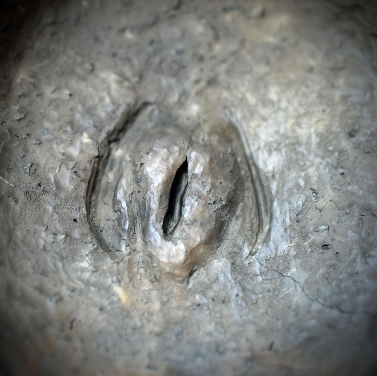 Räucherschale Keramik archaisch | Räuchergefäß mit weiblicher oder männlicher Symbolik | Altar Schale für Rituale Räucherwerk 10cm RÄG097
