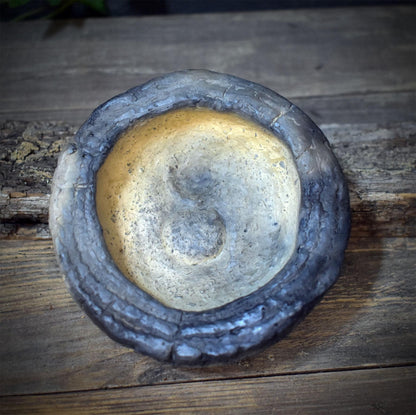 Räucherschale Keramik archaisch | Räuchergefäß mit weiblicher oder männlicher Symbolik | Altar Schale für Rituale Räucherwerk 10cm RÄG097