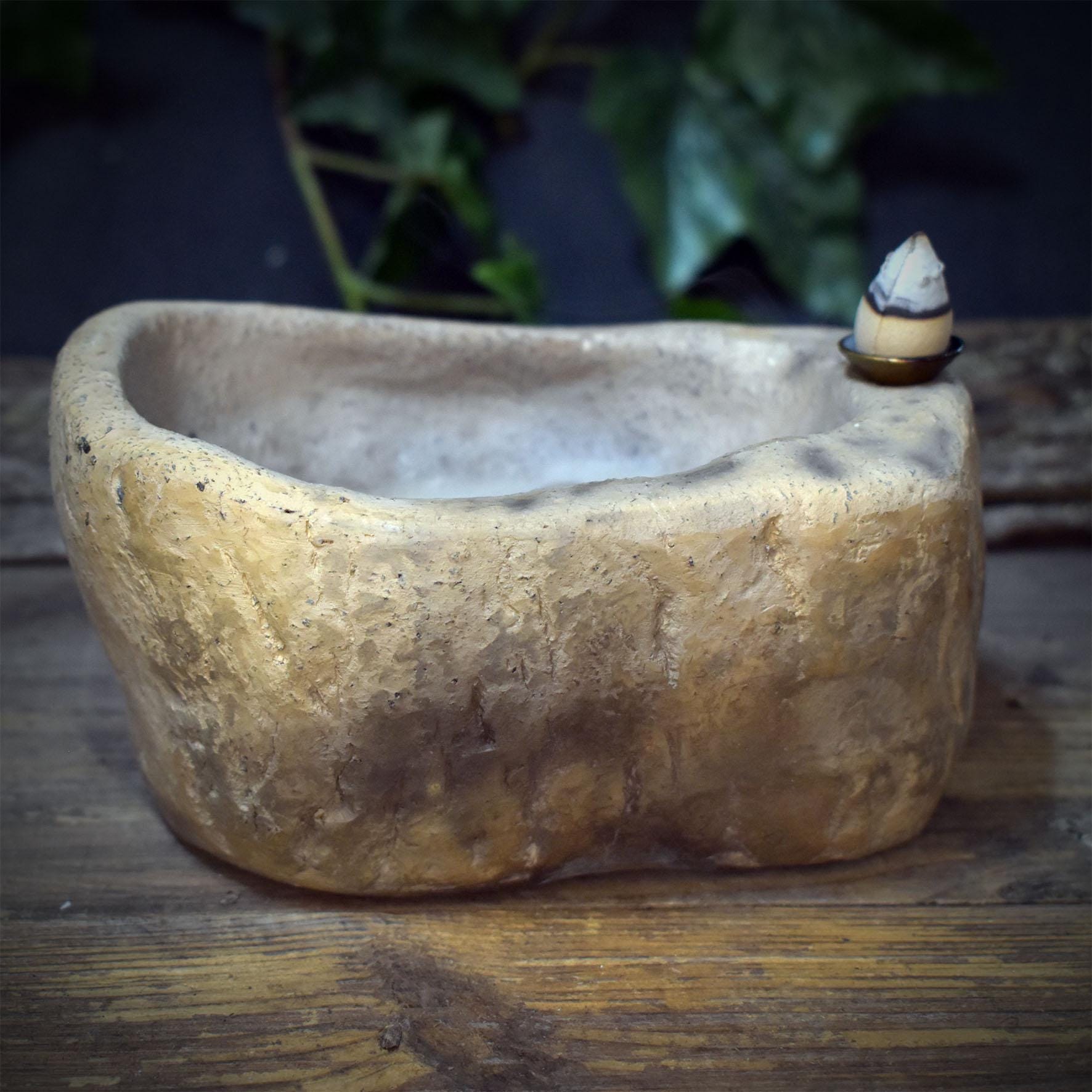 Rückfluss Räucherkegelhalter Keramik | Räucherschale Phallus Symbol Wasserfall | Archaisches Räuchergefäß Schamane Altar 14cm 1,3kg RÄH074