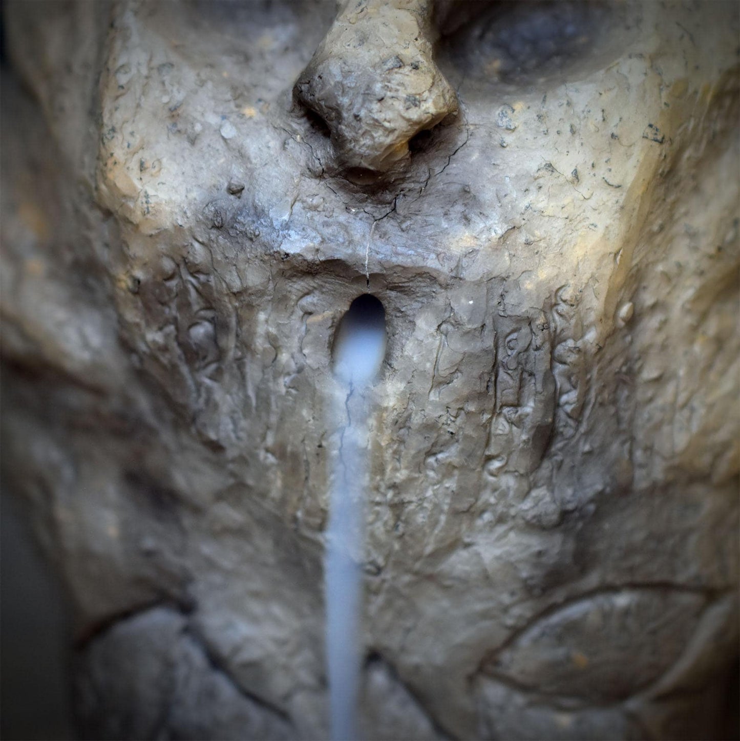 Cernunnos Rückfluss Räucherkegelhalter Keramik | Rauchwasserfall Gehörnter Gott | Keltischer Waldgott Altar Deko Ritual 950g RÄH075