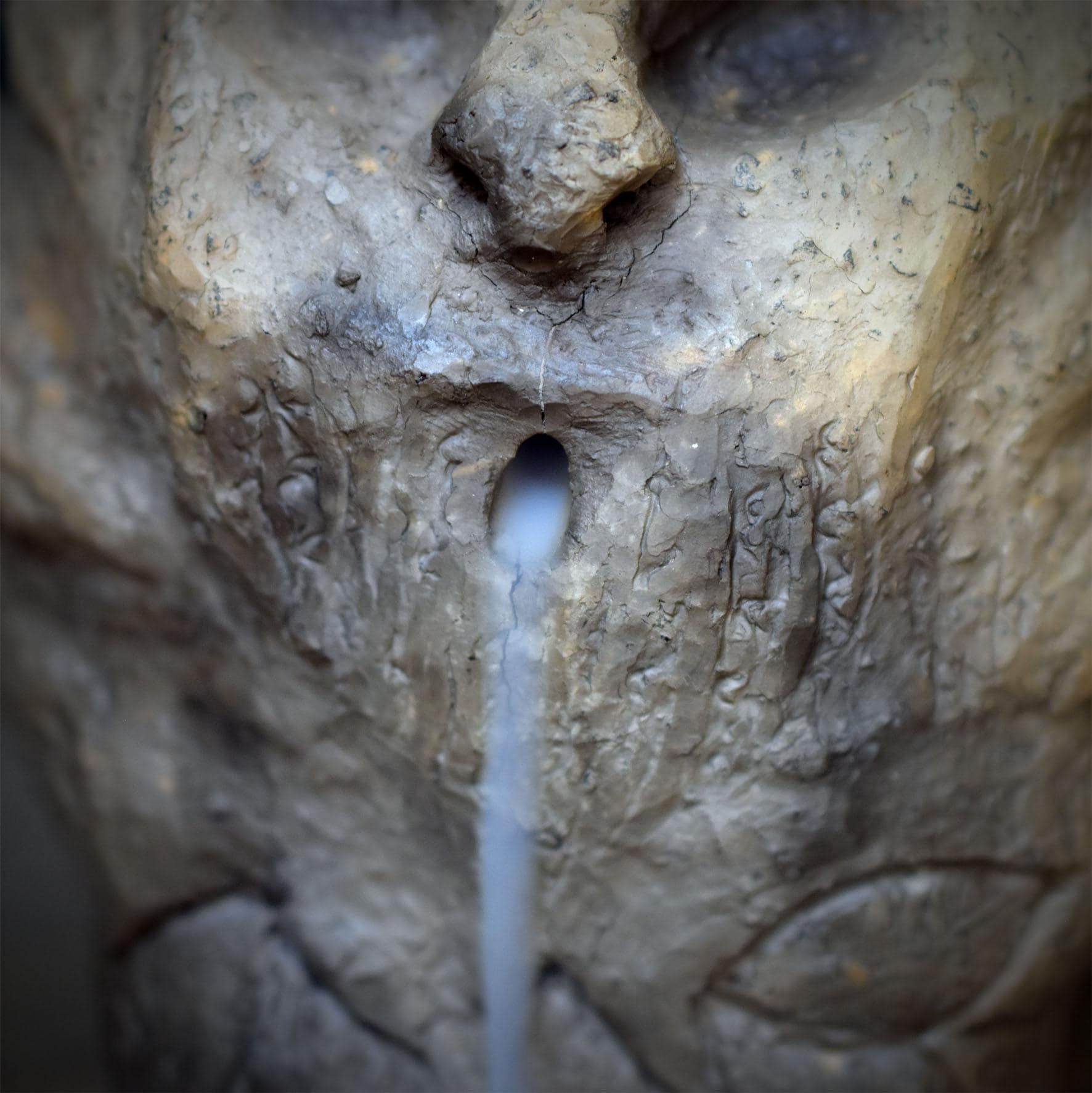 Cernunnos Rückfluss Räucherkegelhalter Keramik | Rauchwasserfall Gehörnter Gott | Keltischer Waldgott Altar Deko Ritual 950g RÄH075