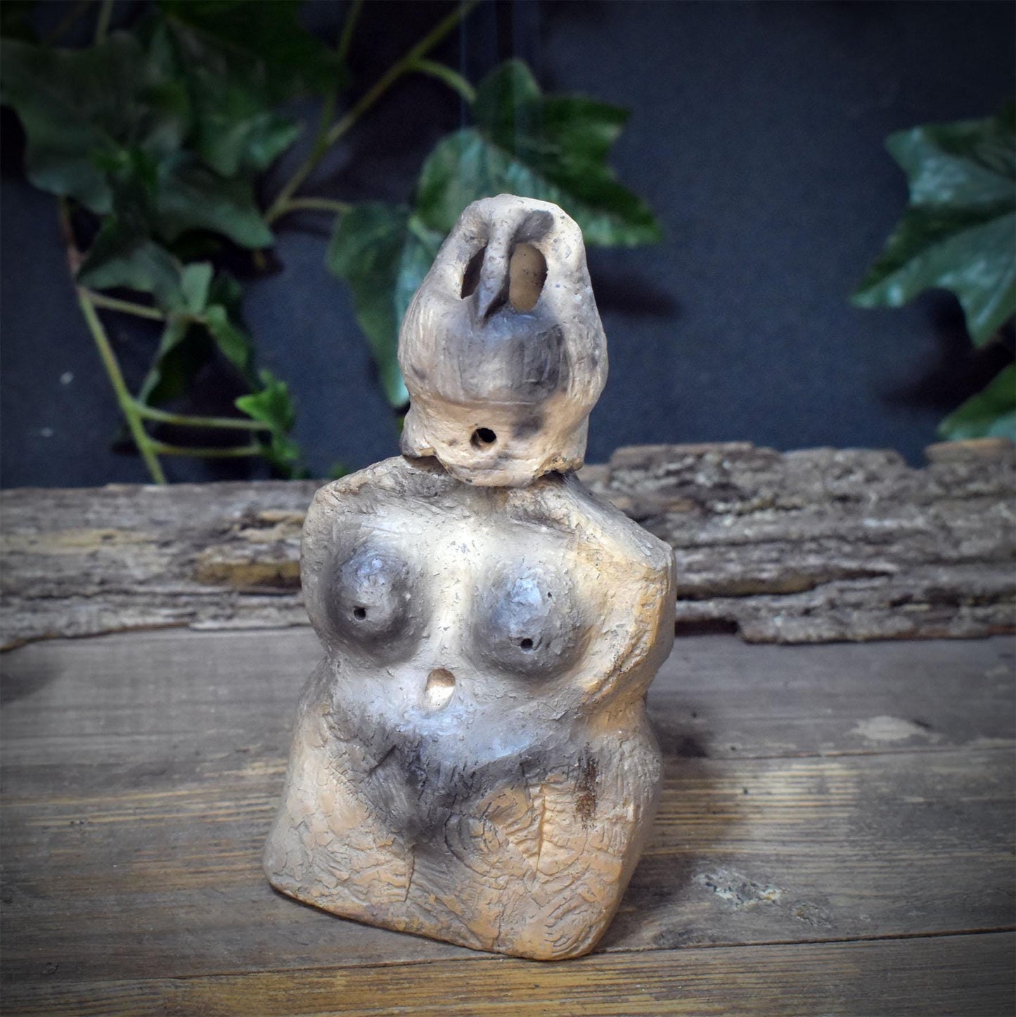 Göttin Rückfluss Räucherkegelhalter Keramik | Rauchwasserfall Venus Figur 2-teilig | Archaische Altar Deko Ritual Skulptur 600g RÄH076