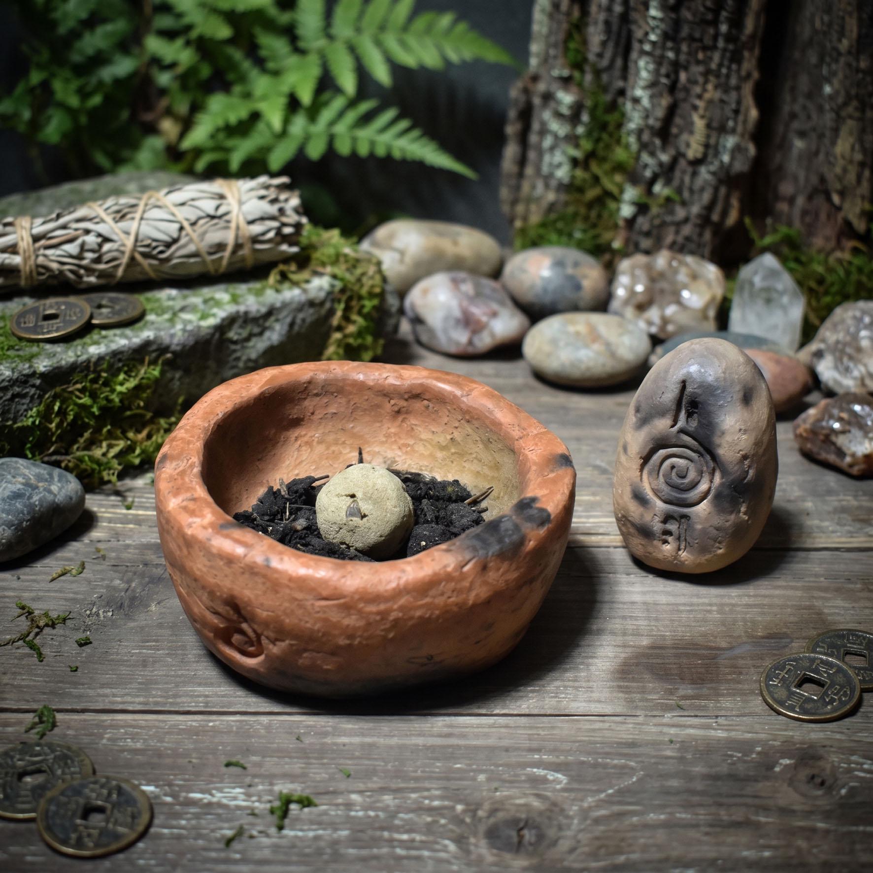 Ostara Set – Archaisches Ritualobjekt aus traditionell gebranntem Ton für Neubeginn