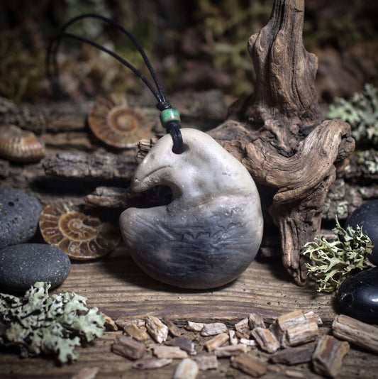 Handgefertigtes Vogel-Amulett - Die Freiheit des Himmels - Krafttier Kette - Art.: AMU064