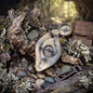 Amulett Auge mit Lebensspirale aus Rauchbrandton, Archaischer Schmuck an Lederband, Spiritueller Talisman, Handgefertigtes Unikat 27g