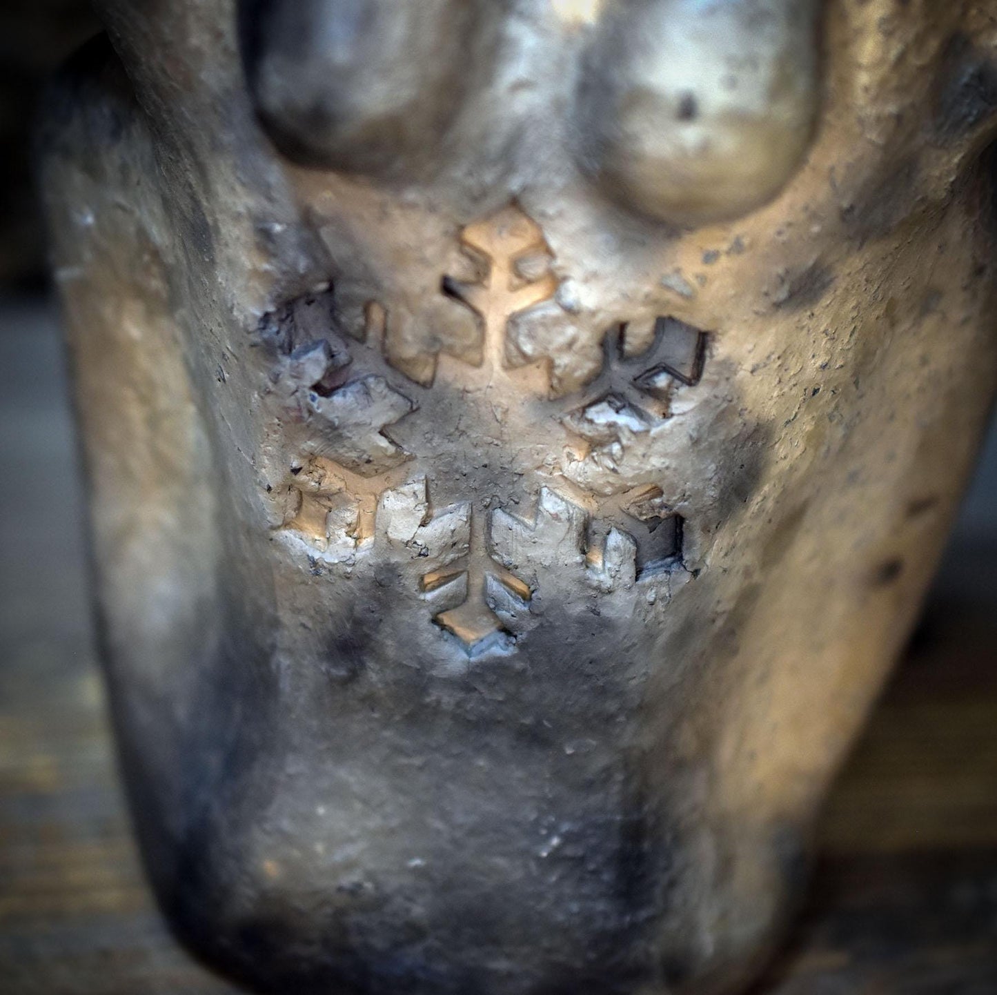 Wintergöttin Skulptur Keramik | Perchta Cailleach Figur | Spirituelle Deko & Altar Figur Rauhnächte Yule Handgefertigt 1,35kg - SKU303