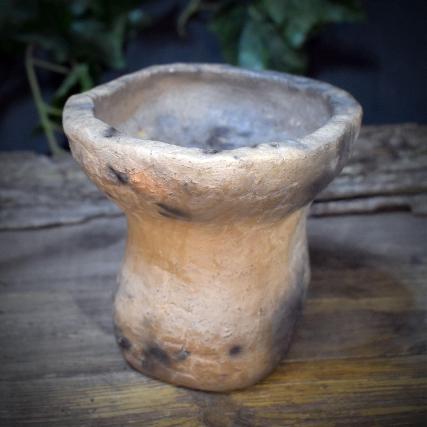 Räucherkelch aus Ton – Archaische Räucherschale mit Ammonit Relief – Spirituelles Gefäß für Harze & Kräuter, Rauchbrand Keramik 1,1kg RÄG095