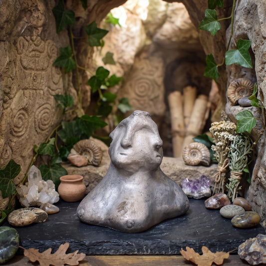 Hekate Büste Ton, Dreifaltige Göttin Figur handgemacht, Triformis Skulptur, Wicca Altar Deko, archaische Hecate Statue SKU282