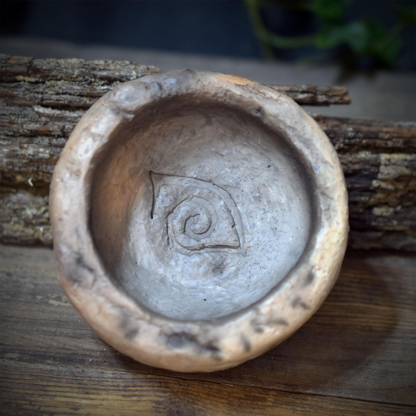 Räucherschale Allsehendes Auge Keramik | Archaisches Räuchergefäß klein mit Drittes Auge Symbol | Altar Schale für Rituale 425g RÄG098