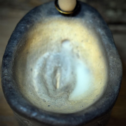 Rückfluss Räucherkegelhalter Keramik | Yoni Räucherschale mit Relief Wasserfall | Schamanische Altar Deko Ritual Gefäß 870g RÄH073