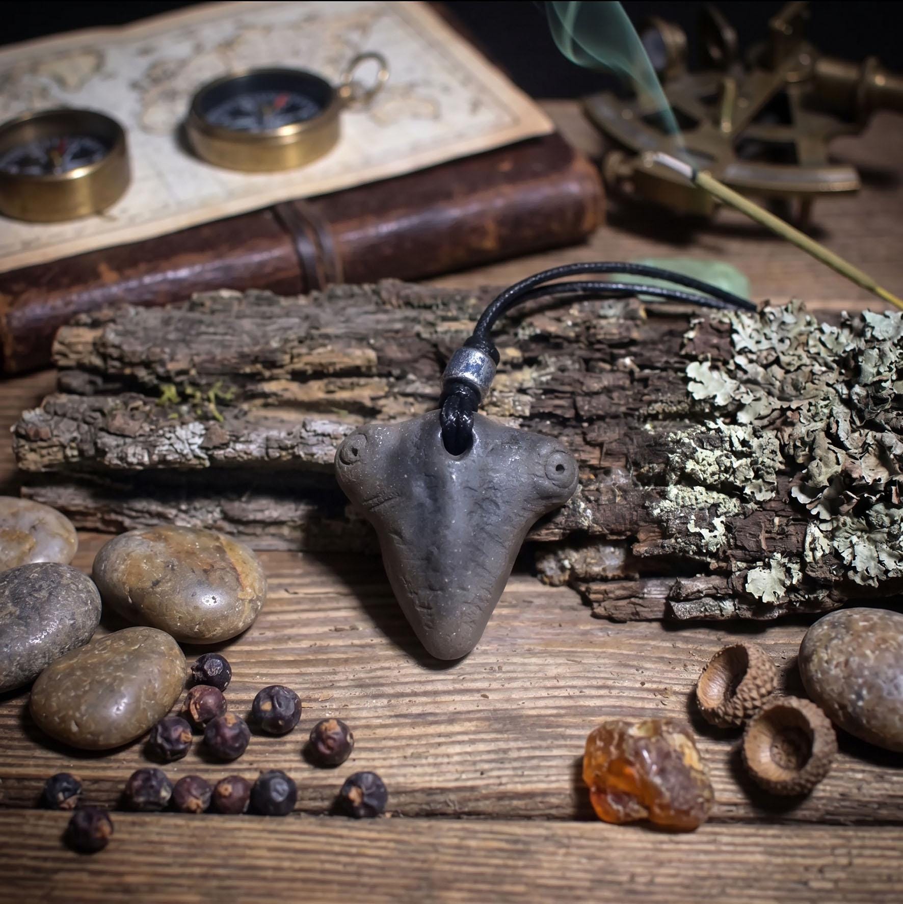 Die Weisheit der Gottesanbeterin – Traditionelles Rauchbrand-Amulett - Krafttier Kette - Art.Nr.: AMU061