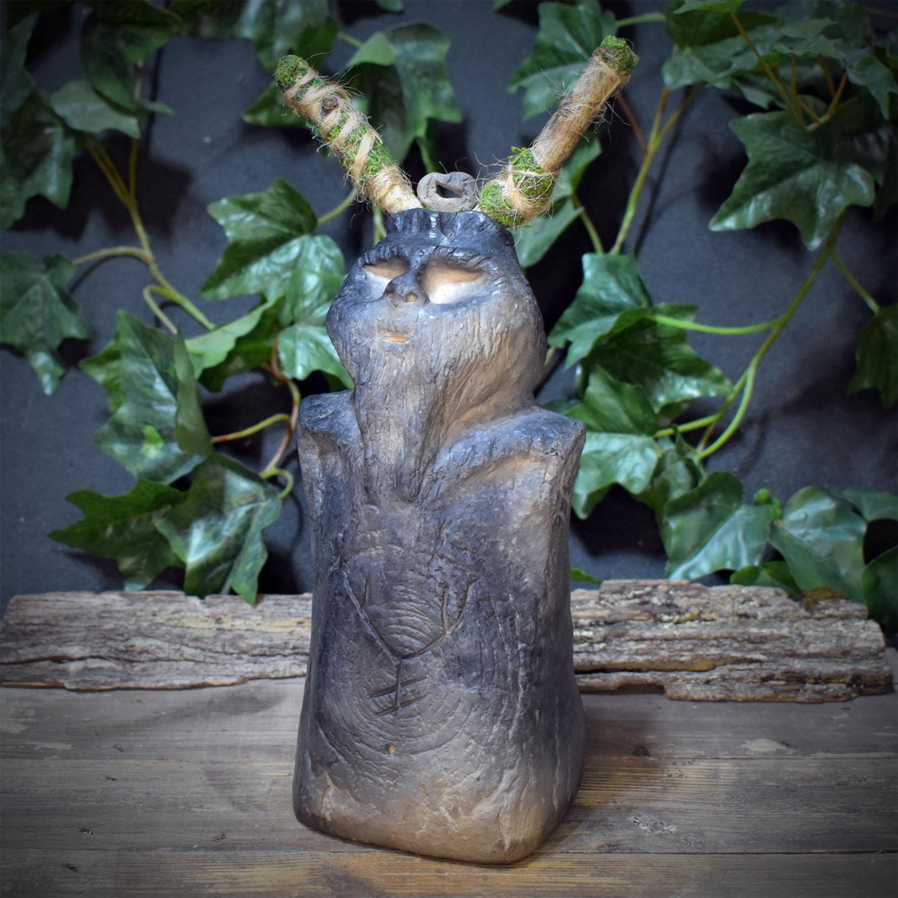 Cernunnos Skulptur Keramik, Horned God Altar Figur, Kelten Gott Holzgeweih, Rauchbrand 2,4kg, 28x14cm SKU314